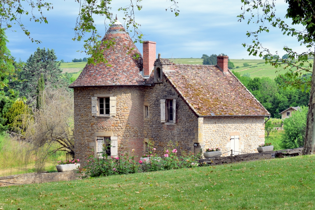 Castle of Couches © French Moments